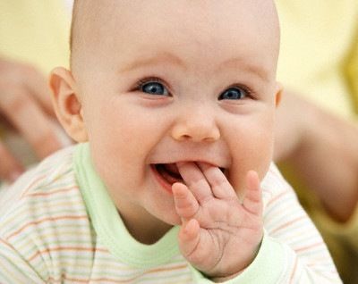 Развитие малыша в 4 месяца. Какого же поведение Вашего крохи?