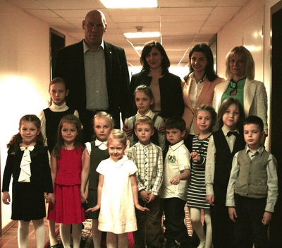 Николай Валуев встретился с детишками из подмосковного детсада