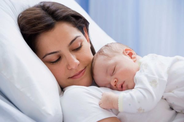 Эмоциональная связь матери и ребенка с первых мгновений жизни