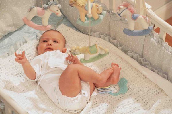 Родительские вопросы: как выглядит стул новорожденного?