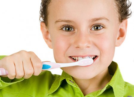 Как приучить ребенка чистить зубы, либо чистим зубки играючи